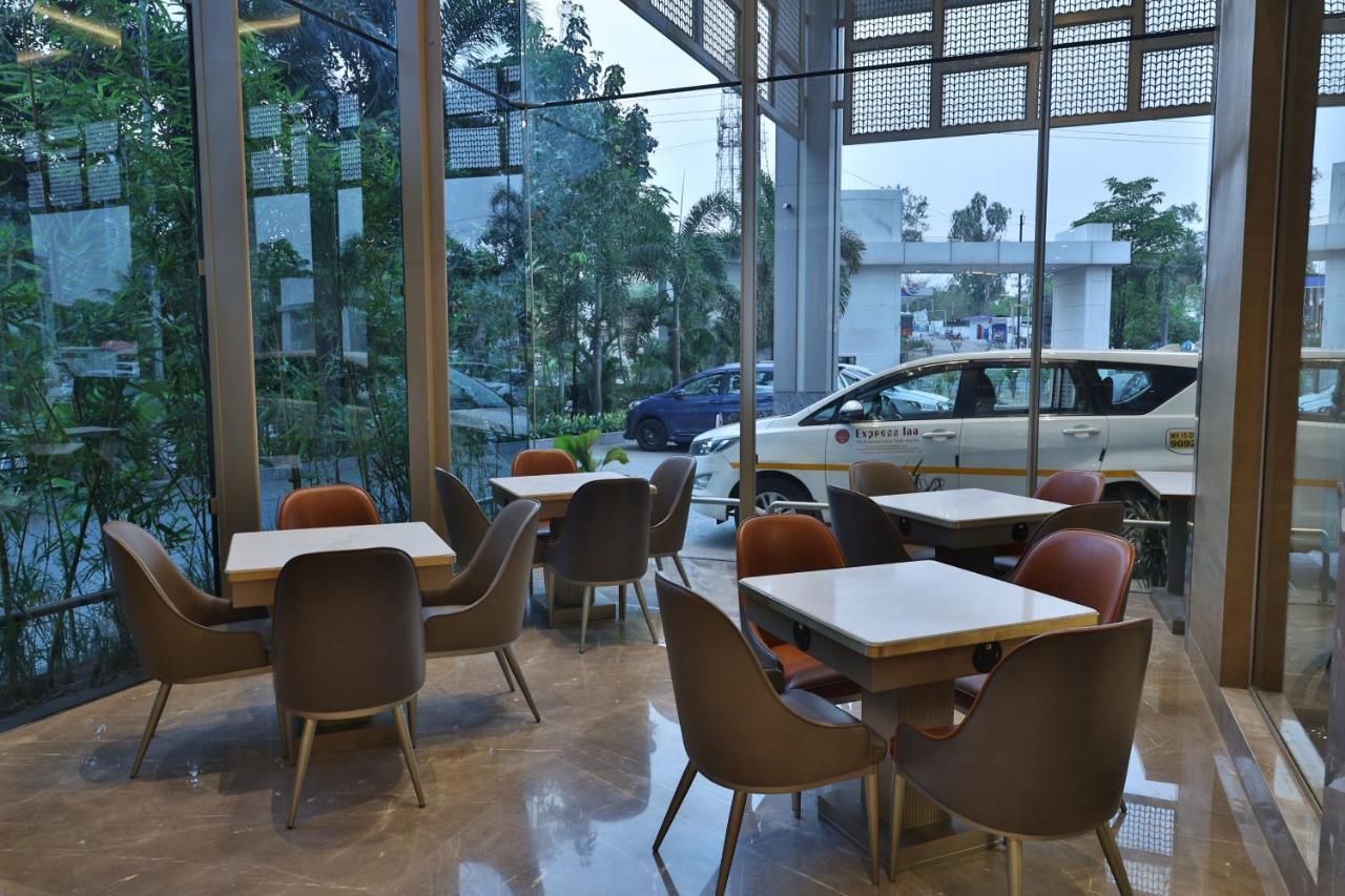 Express Inn The Business Luxury Hotel Nashik Exterior foto